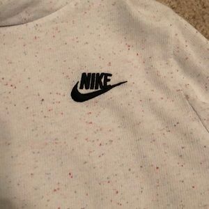 Nike Tops - Nike crowl neck sweatshirt Nike Tops - Nike crowl neck sweatshirt